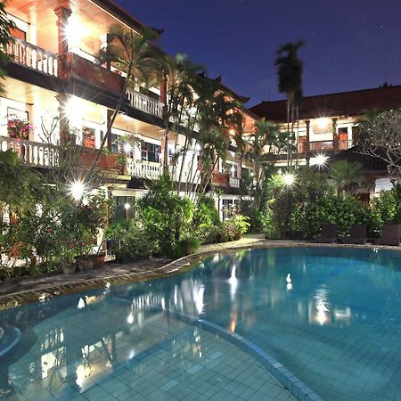 Kuta Dormitory At Simpang Inn Exteriör bild