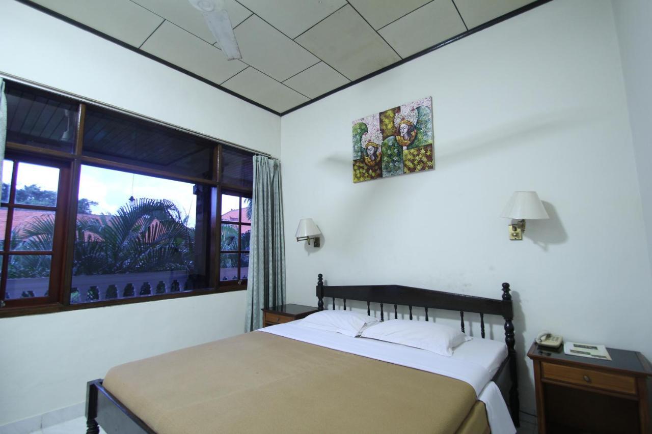 Kuta Dormitory At Simpang Inn Exteriör bild
